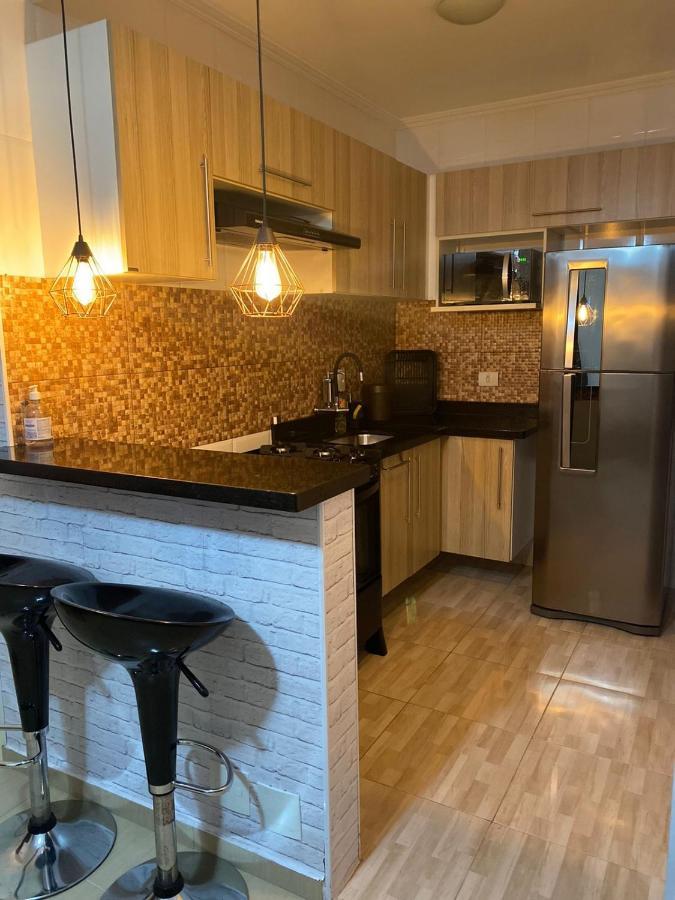 Apartamento Proximo A Praia Da Enseada グァルジャー エクステリア 写真